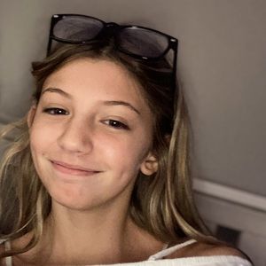 Meet your Posher, Alexandra